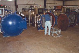 Smaller diameter vessels use smaller baskets and allow for human-assisted loading and unloading.